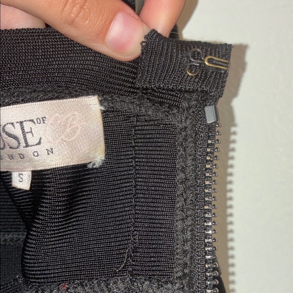 Elegant Black Midi Dress - Picture 10 of 13